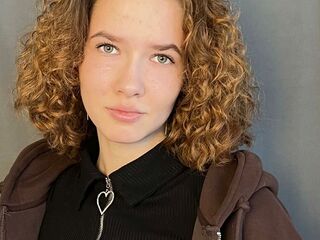 topless cam girl MelisaEischens