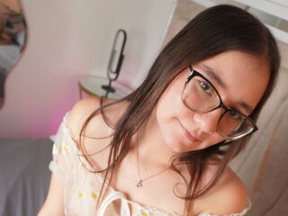 kinky video chat performer MiaHilfiger