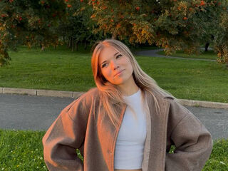 camgirl playing with vibrator MichaelaFox