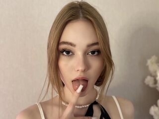 hot cam girl spreading pussy MyaFields