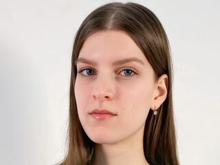 naughty cam girl fingering shaved pussy MyrtieKatula