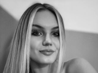 hot webcam slut NixieRaven
