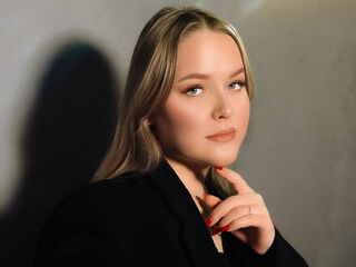 webcam live show SallySavage