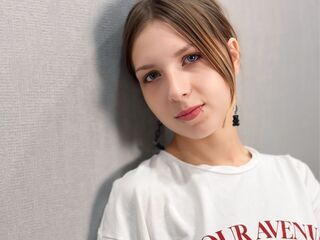 naked camgirl masturbating SariCroson