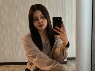 camgirl fingering pussy SharlaGeerdes