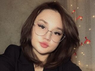 live striptease ShielaQuam