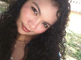 camslut masturbating SophiaxGuzman