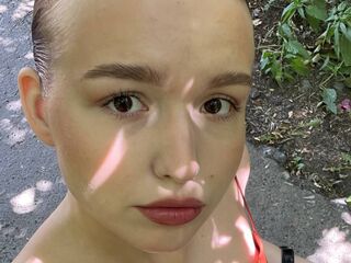 chat room live cam SusannahBuffalo