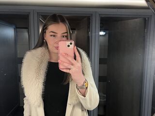 camgirl showing tits SweetChloex