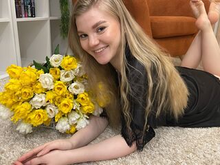 camgirl showing tits TastyNika
