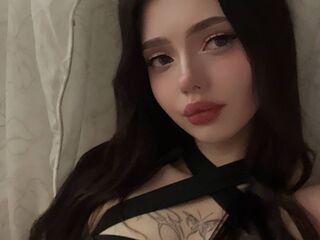 topless webcam girl Xnnaa