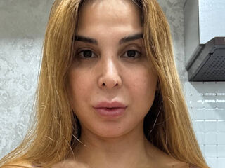 naked camgirl masturbating with dildo YanaMillers