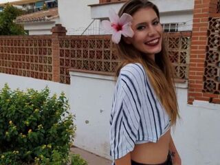 beautiful webcam girl ZayraMyer
