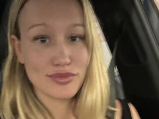closeup webcam hannacalifornia