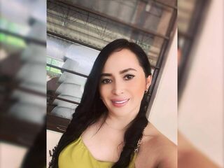 naked camgirl mialaurentt