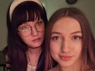 AlysonAndEliana